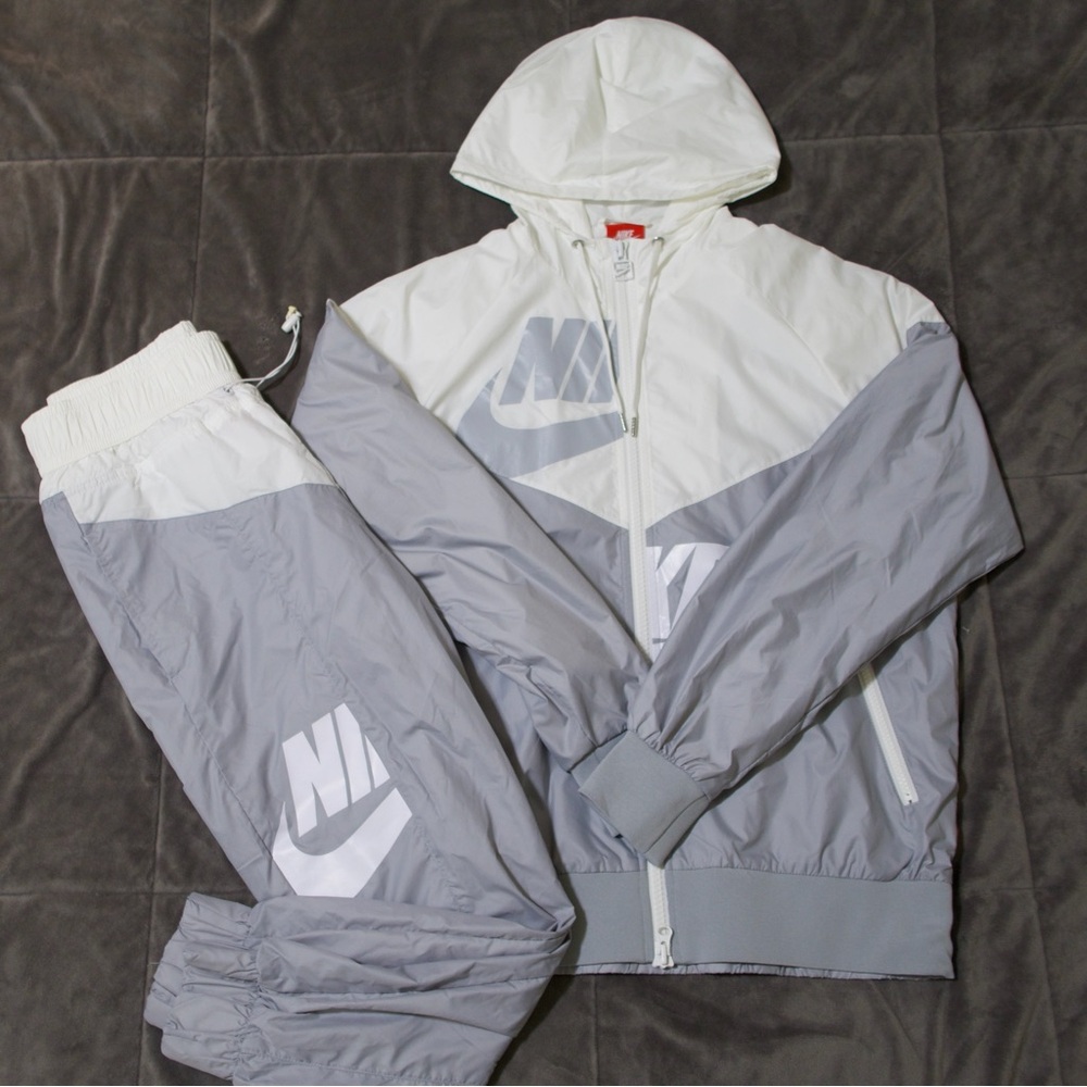 Nike windbreaker track suit